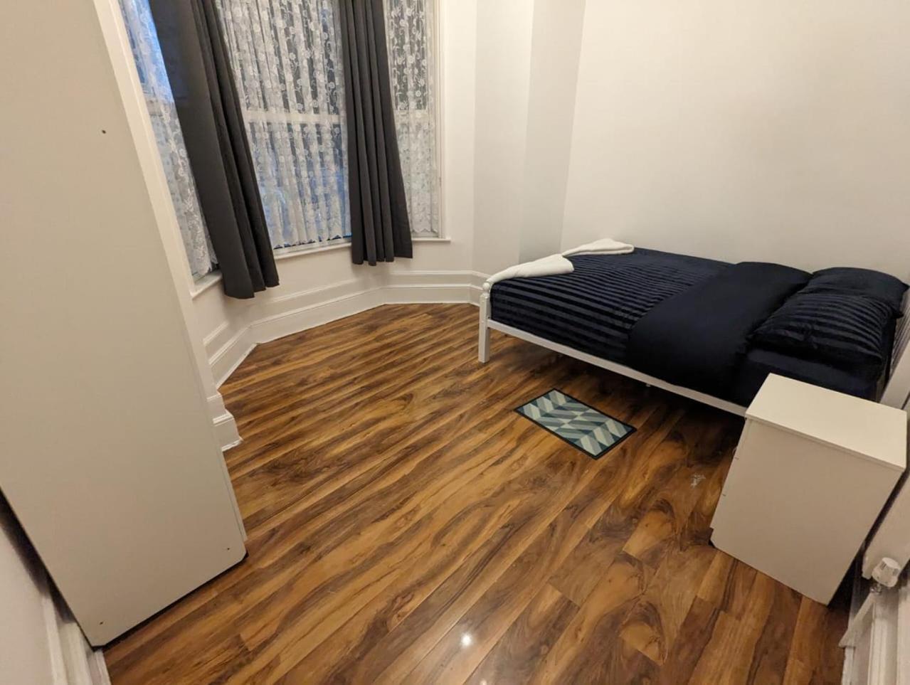 Rayan'S Lodge Stratford London Ngoại thất bức ảnh