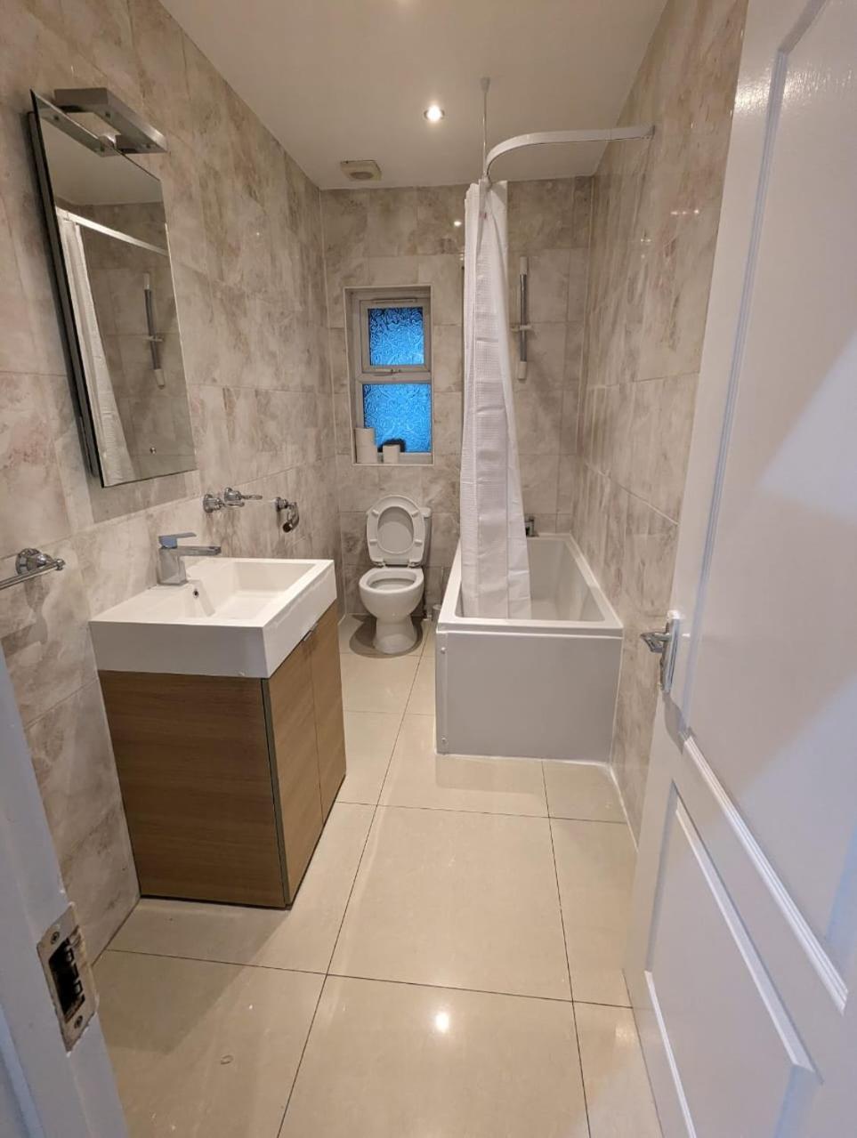 Rayan'S Lodge Stratford London Ngoại thất bức ảnh